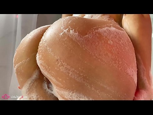 ❤️ 布鲁内特在淋浴时用振动器自慰阴部达到强烈的高潮 ️❌ Porno❌❤